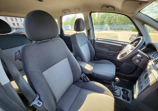 Opel Meriva cena 6900 przebieg: 212345, rok produkcji 2004 z Piła małe 466